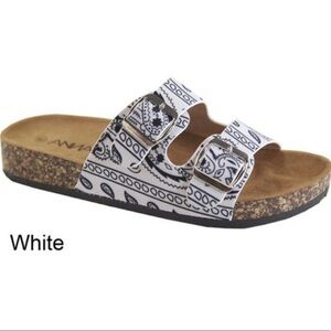 White bandana print 2-strap cork sandals 7 NWT